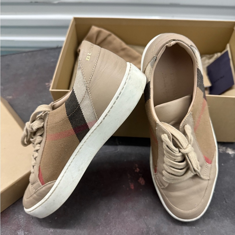 Burberry Beige and Red Sneakers - Picture 4 of 4